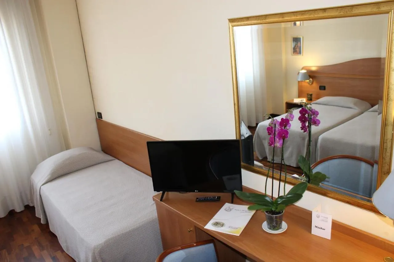 Hotel Il Duca D'Este Феррара Италия