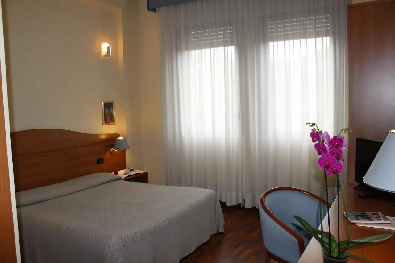 ****  Hotel Il Duca D'Este Феррара Италия